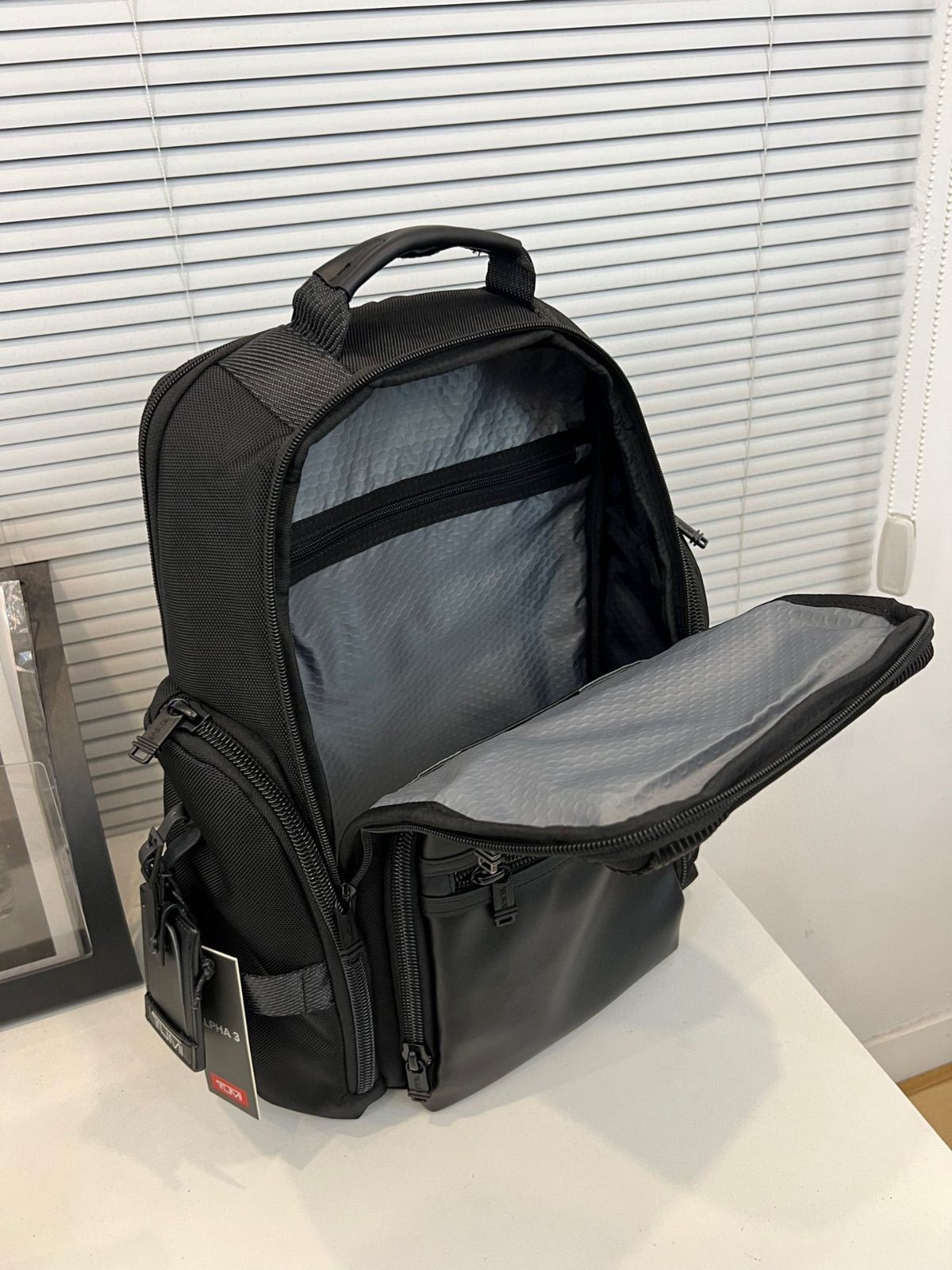 TUMI ALPHA Bravo「シェパードデラックスブリーフ パック232389  ブラック|mercariメルカリ官方指定廠商|Bibian比比昂代買代購