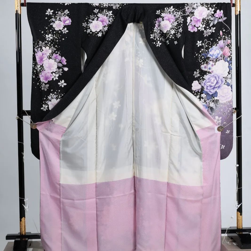 振袖【中古】 仕立上がりリサイクル品 黒色 花柄 正絹 R194 - メルカリ