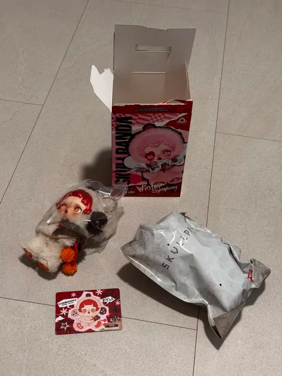 スカルパンダ ウィンターシンフォニー　ぬいぐるみキーホルダー　ココア popmart スカルパンダ ウィンターシンフォニー ぬいぐるみ