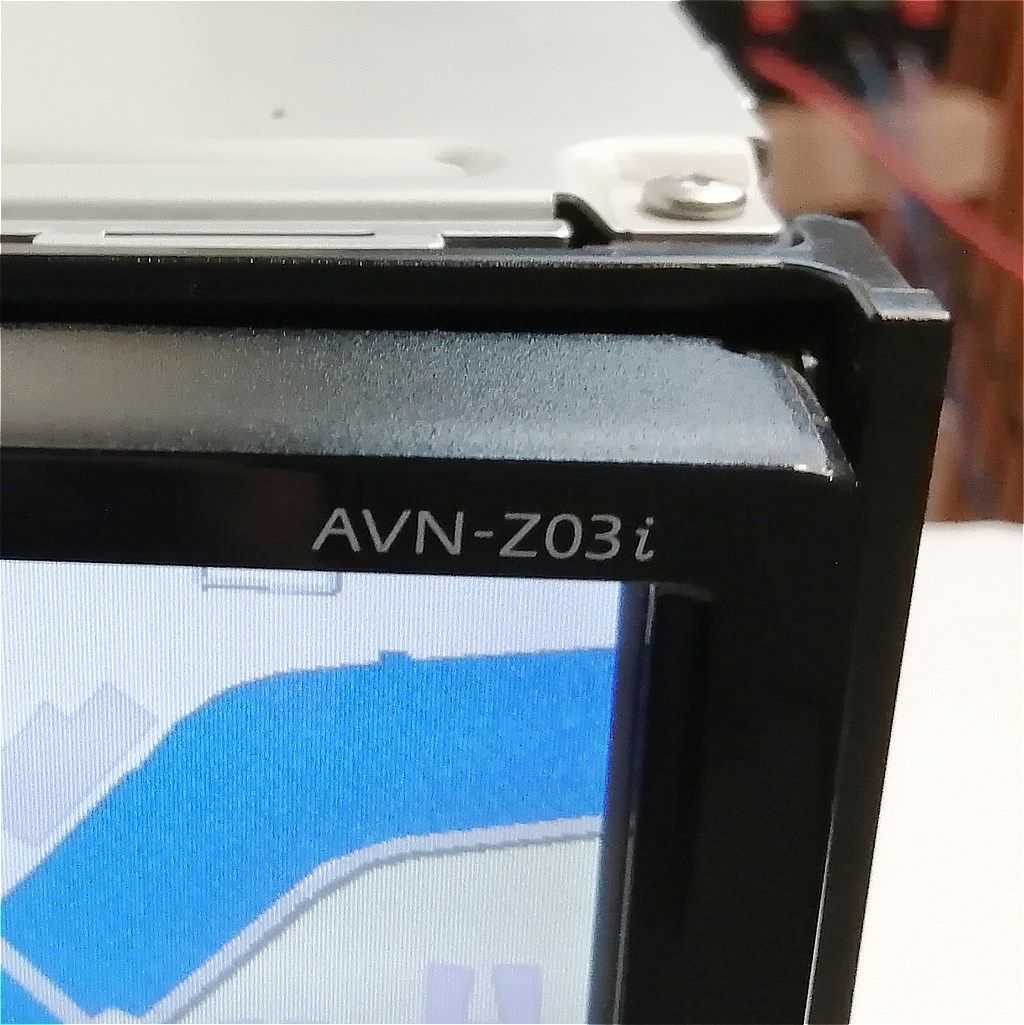 AVN-Z03i