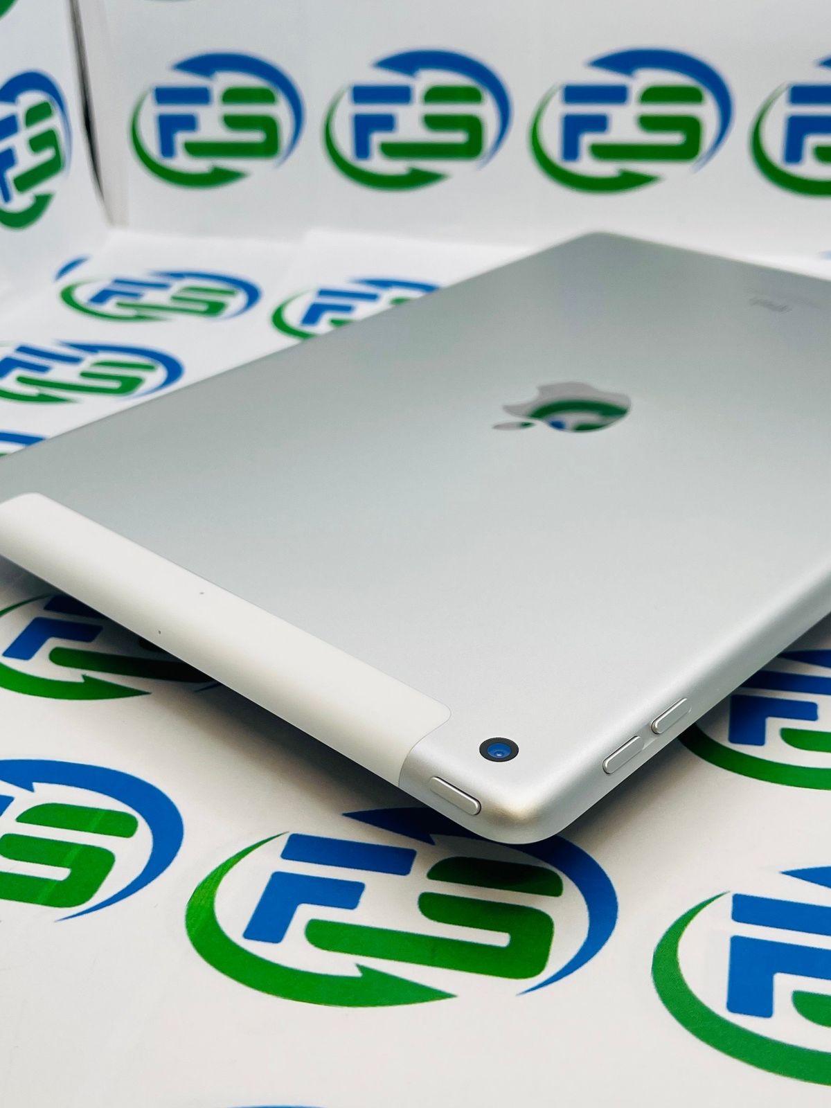 iPad (第9世代) Wi-Fi + Cellular 64GB シルバー Amazon.co.jp: 【整備済み品】 Apple iPad (第9世代) Wi-Fi +