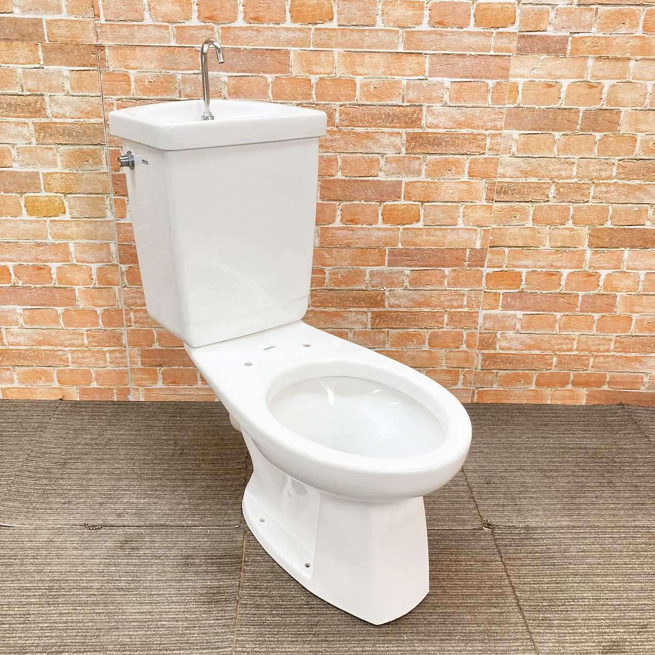 SALE品! 品 TOTO トイレ 洋式便器 壁排水 型番不明 タンク 一式セット ホワイト系 75J100707