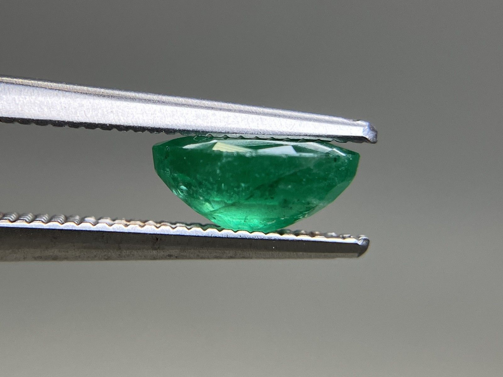 1.245ct 中央宝石ソーティング付き