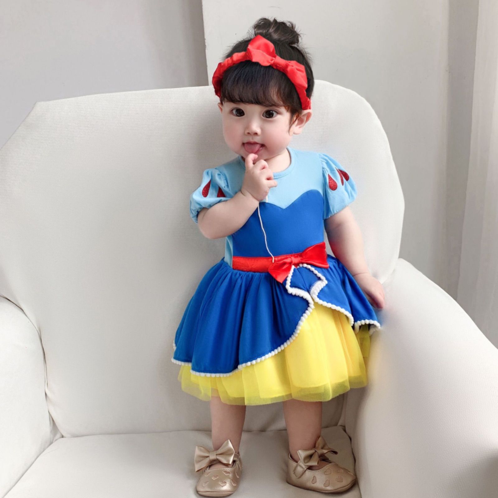 ベビー服 白雪姫 ドレス 女の子 赤ちゃん コスプレ 衣装 ワンピ 花音 メルカリ
