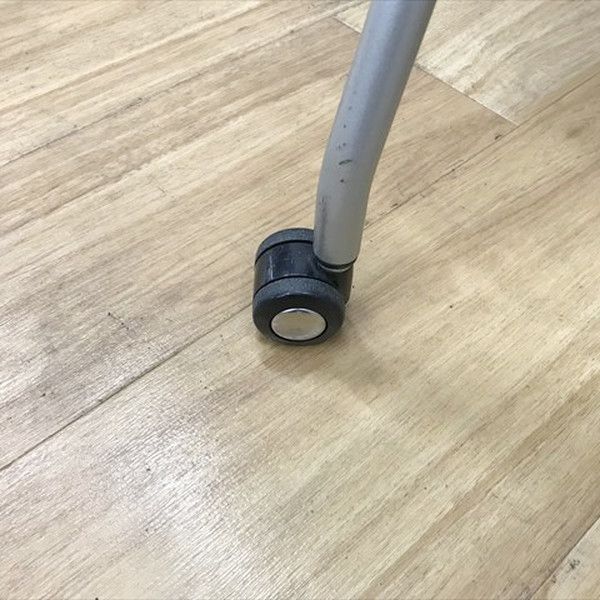 キャスター付 会議椅子