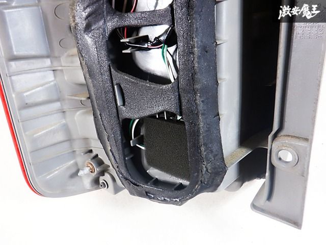 トヨタ純正★ノア ZRR70  テールランプセット トヨタ純正☆ノア ZRR70 テールランプセット トヨタ純正☆ノア