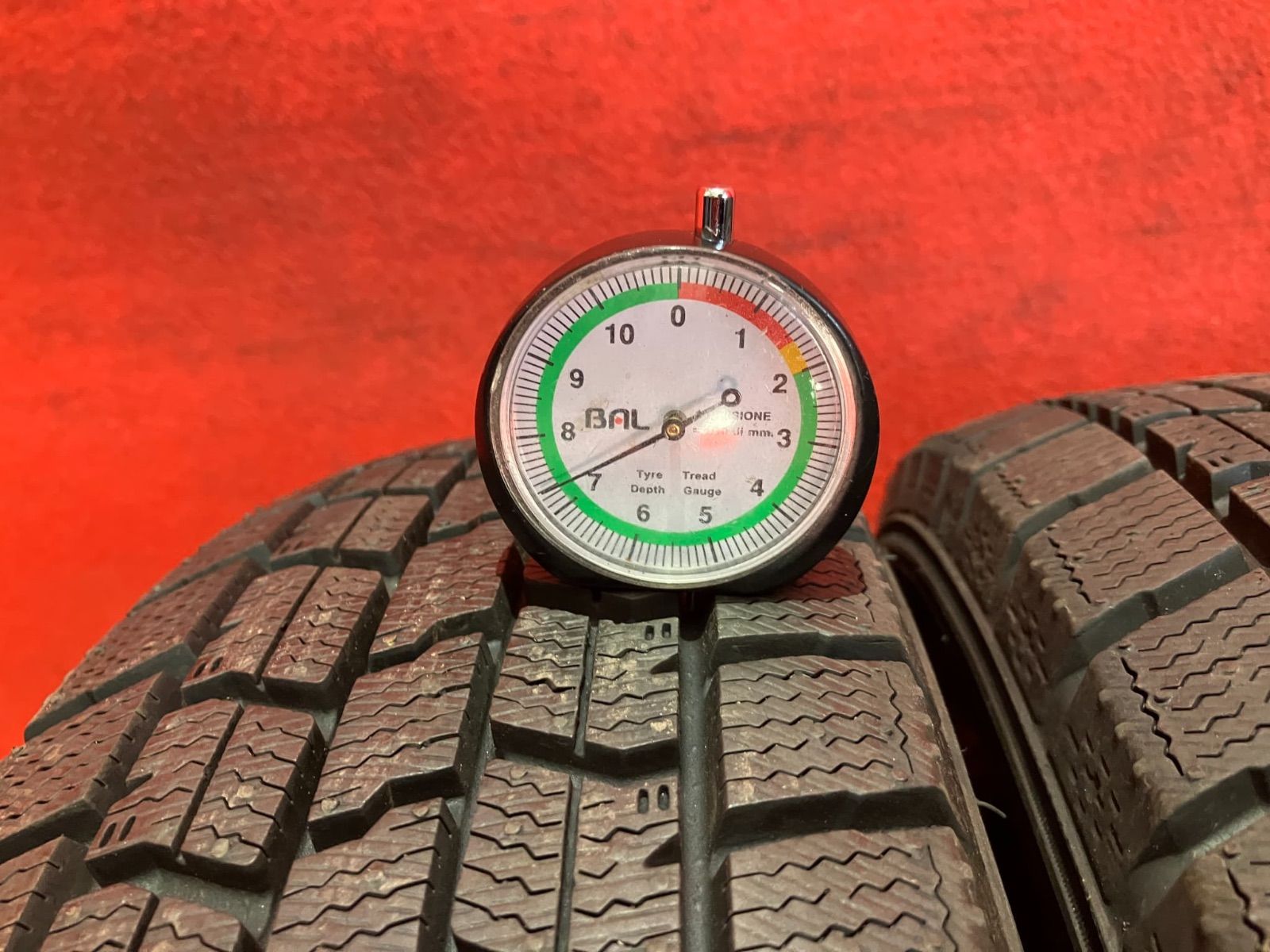 スタッドレスタイヤ