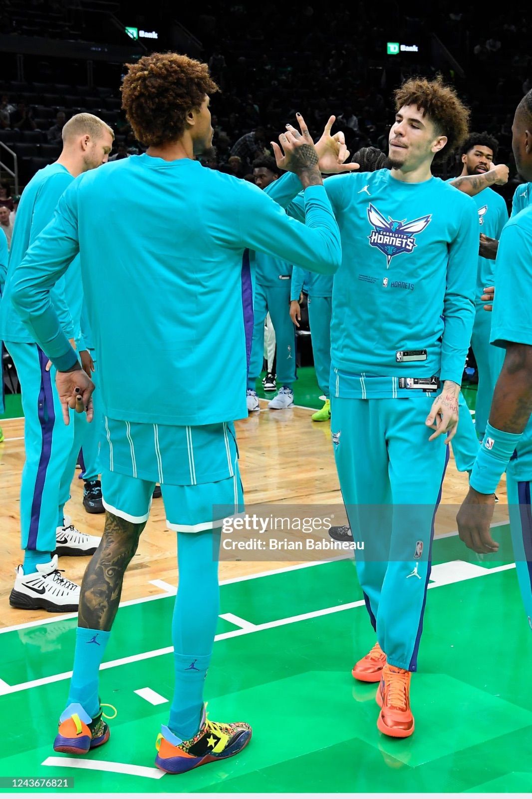 ナイキシャーロットホーネッツNIKE NBAウォームアップロングスリーブ 