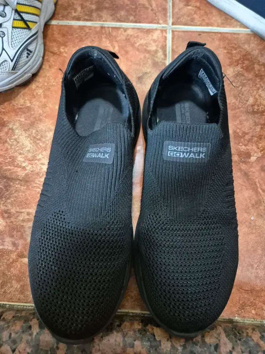 【雷市場（ポンジャン）商品韓国直送】SKECHERS(スケッチャーズ) ゴーウォーク 6