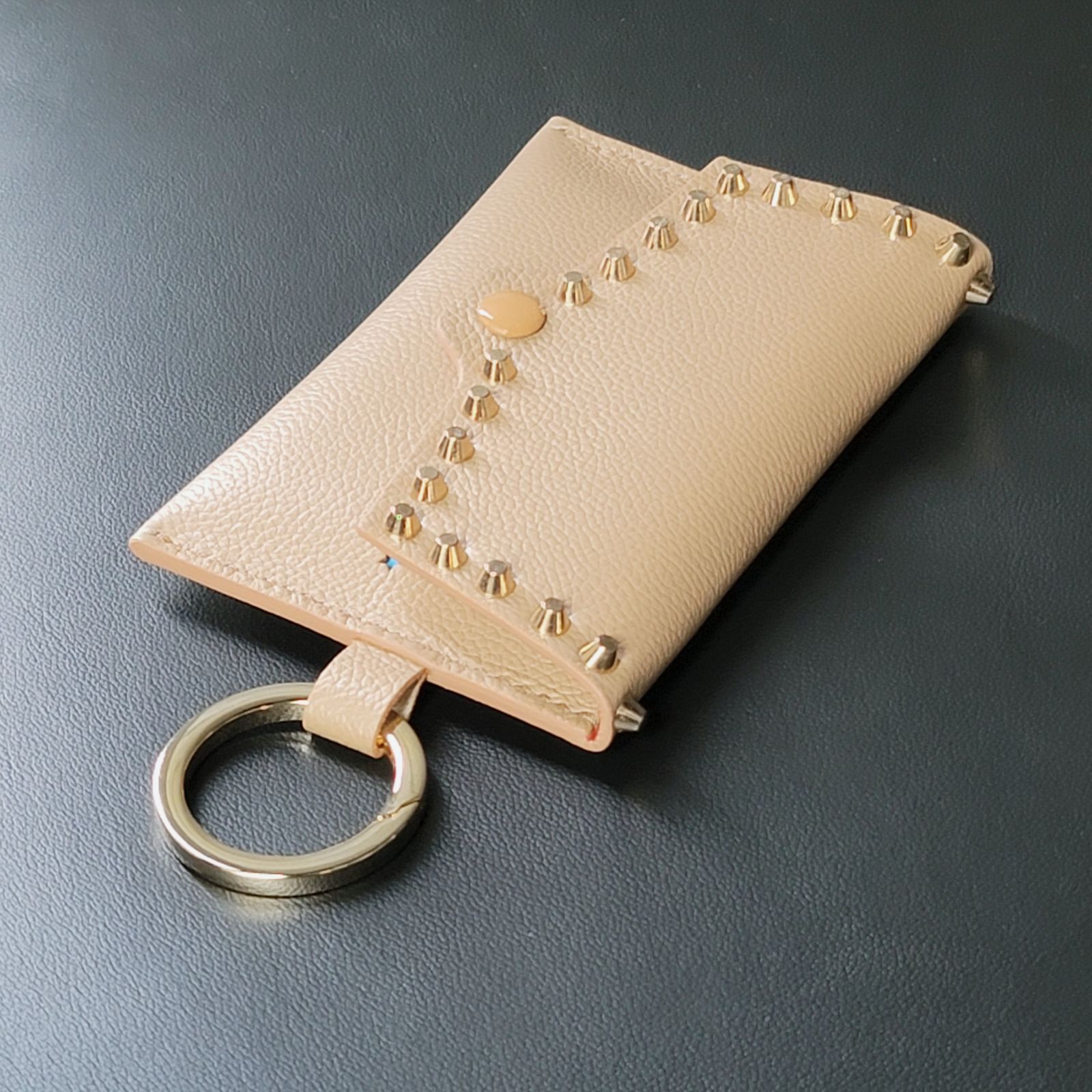 ポケットティッシュケース 薄茶色 ベージュ スタッズ アースカラー