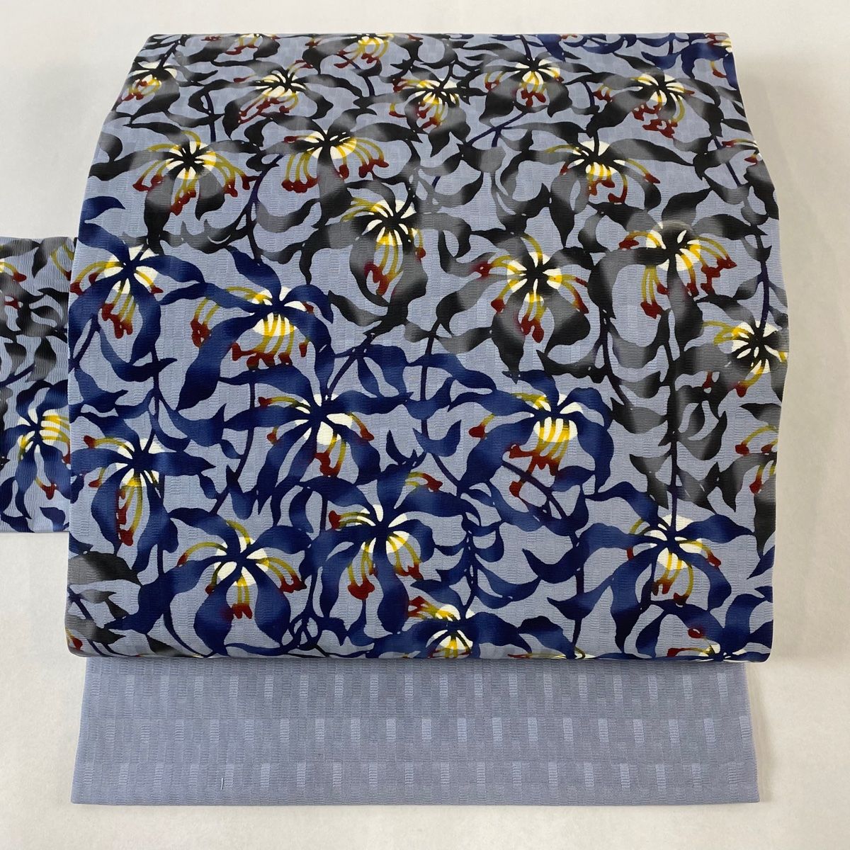 開き名古屋帯 美品 やふそ紅型工房 草花 琉球びんがた ピンク 正絹 【中古】 開き名古屋帯 美品 やふそ紅型工房 草花 琉球びんがた ピンク 正絹