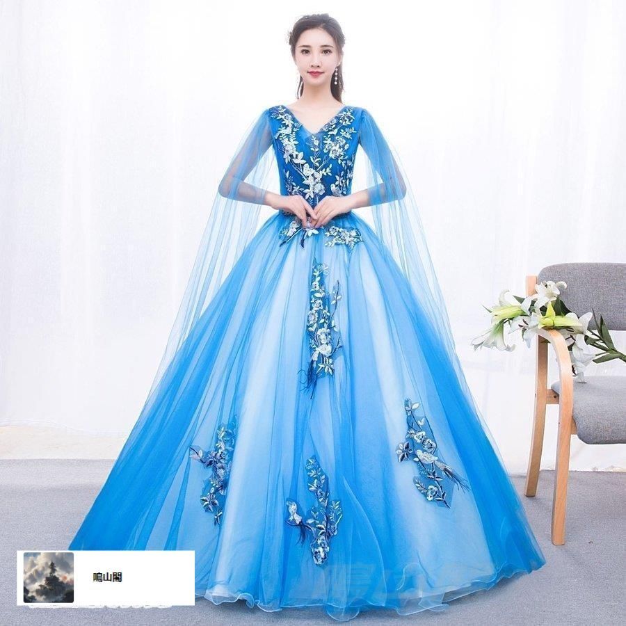 ウエディングドレス カラードレス 二次会 花嫁 大きいサイズ 3L 4L 青 ブルー ロングドレス プリンセスライン Vネック ケープ袖 フラワー WP特別価格104