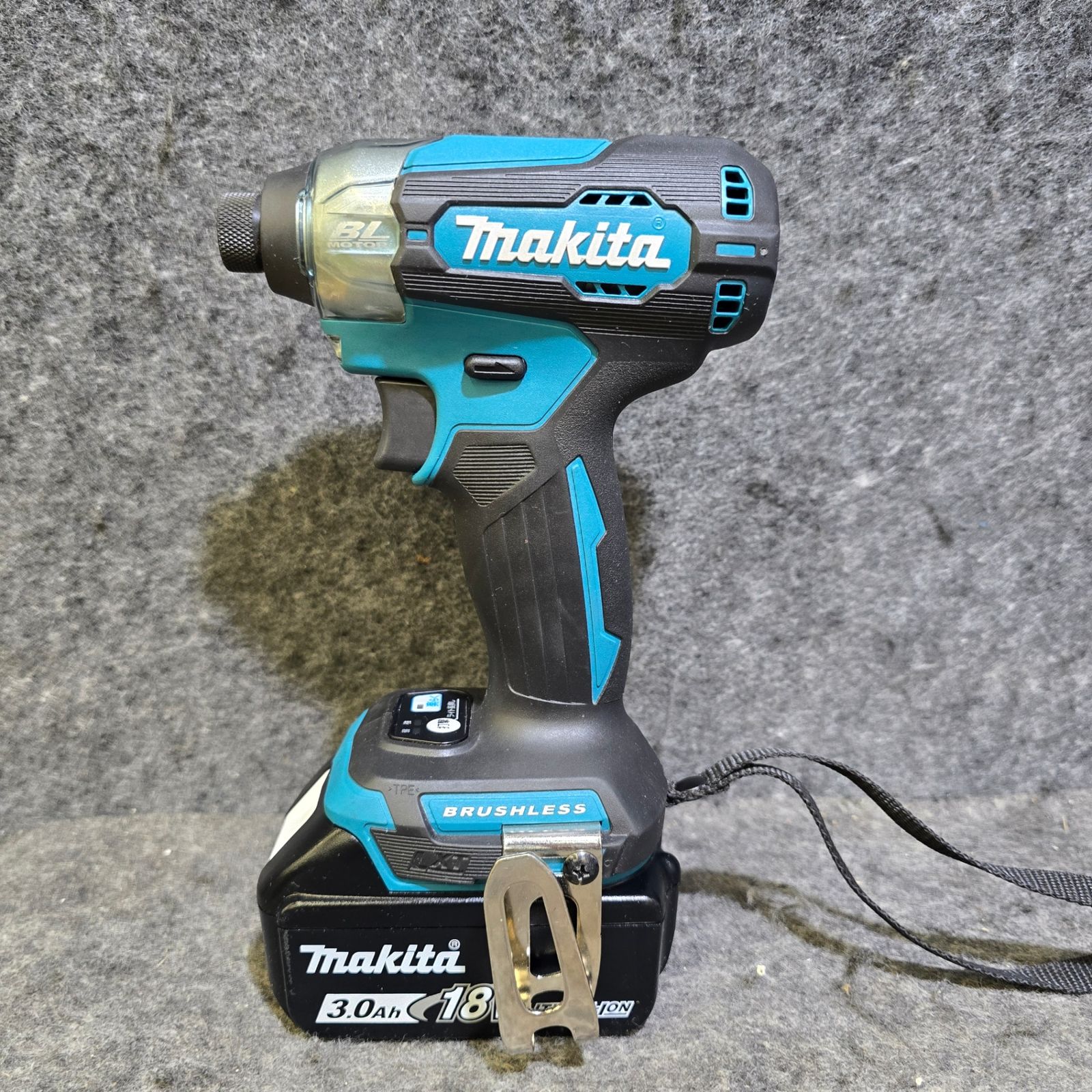 18V 3.0Ahバッテリ付き マキタ makita コードレスインパクトドライバー TD157DZ 桶川店