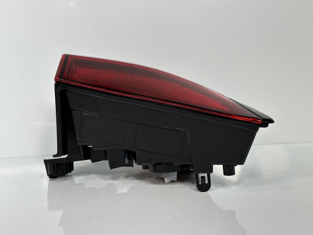 右テールランプ