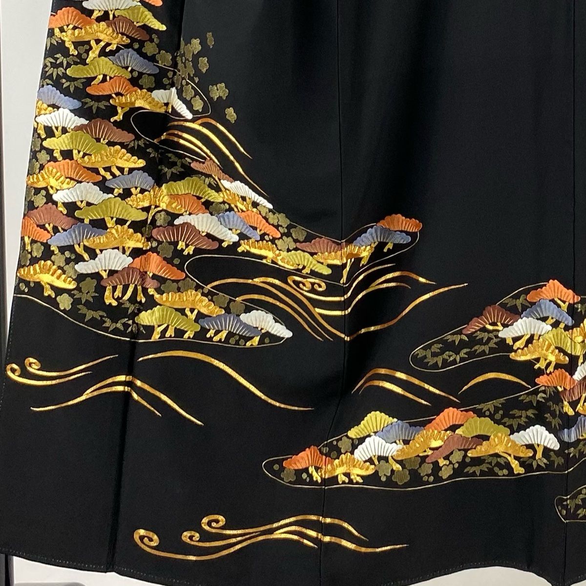 黒留袖 身丈154.5cm 裄丈64.5cm M 袷 落款あり 草花 家屋 黒