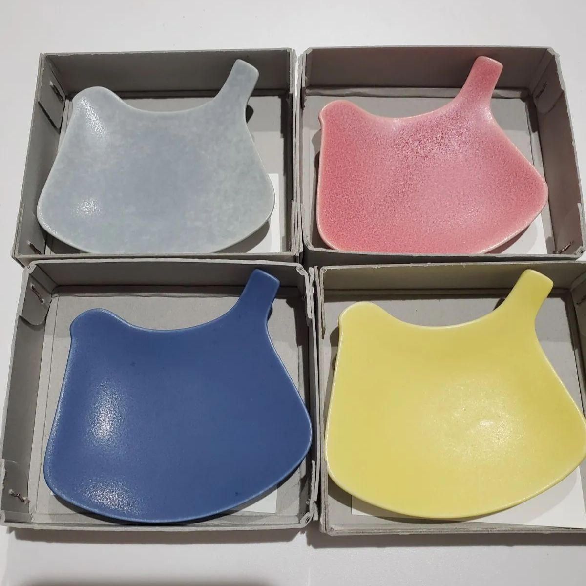 イイホシユミコ☆dishes plate 220☆4色セット只今メッセージを拝見