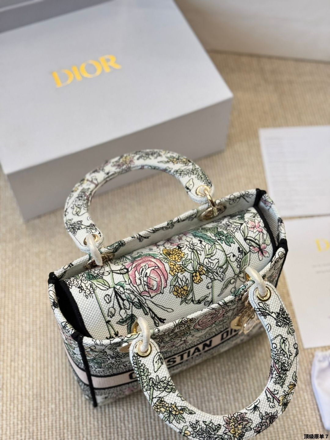 ★Dior★ミディアム レディ D-Lite バッグメキシコ刺繍 24C♪華美な刺繍☆】DIOR LADY D-LITE バッグ ミディアム (Dior