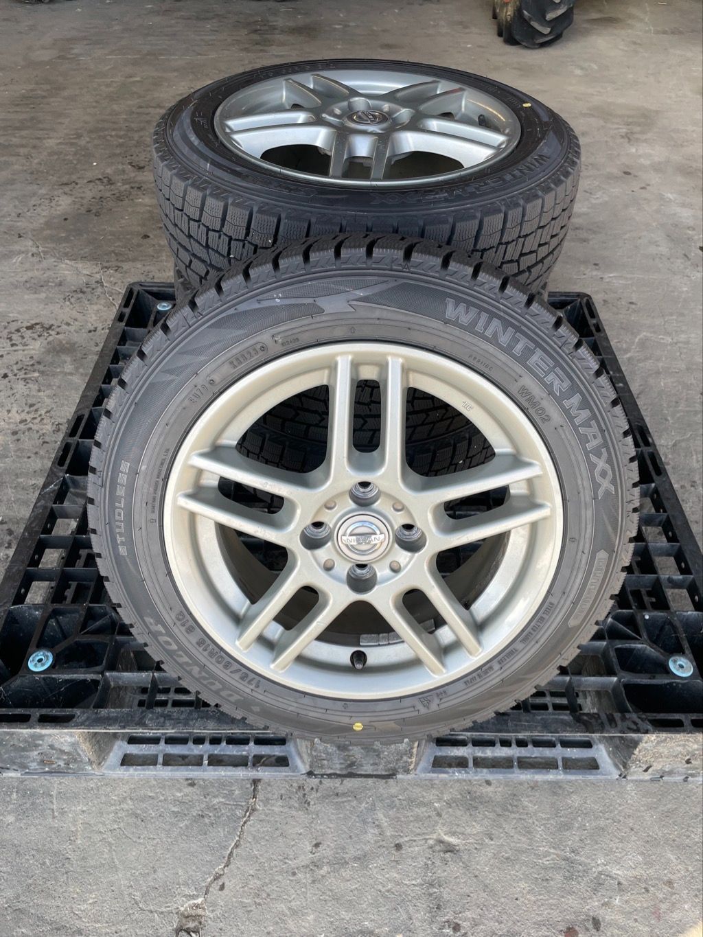 み 日産マーチ 純正アルミ スタッドレス 4本 175 60R15 ダンロップ 製造