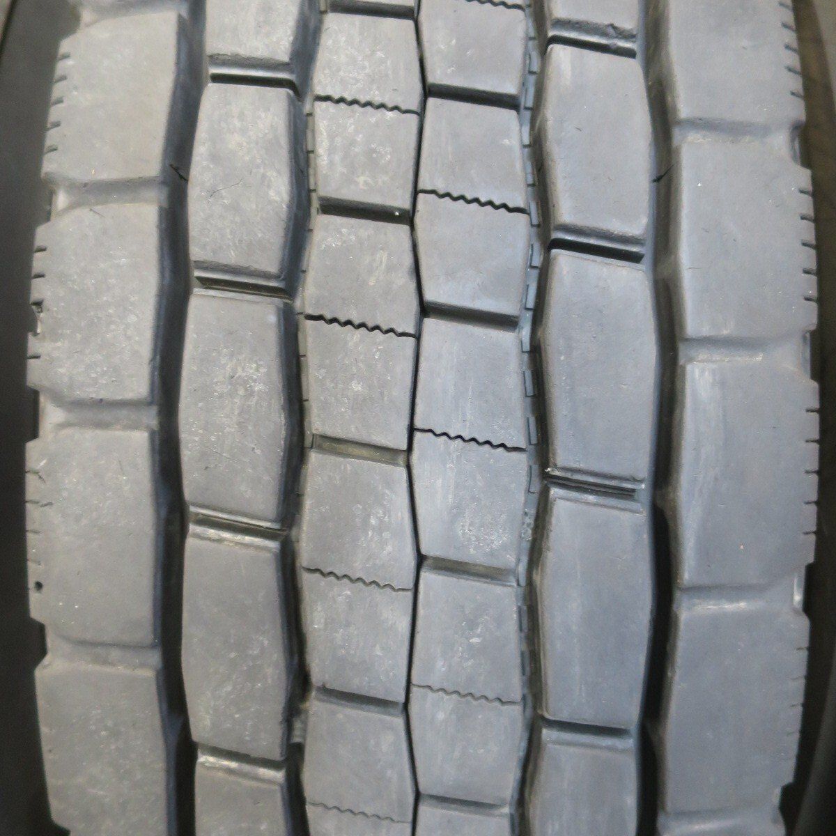 DECTES 17.5インチ