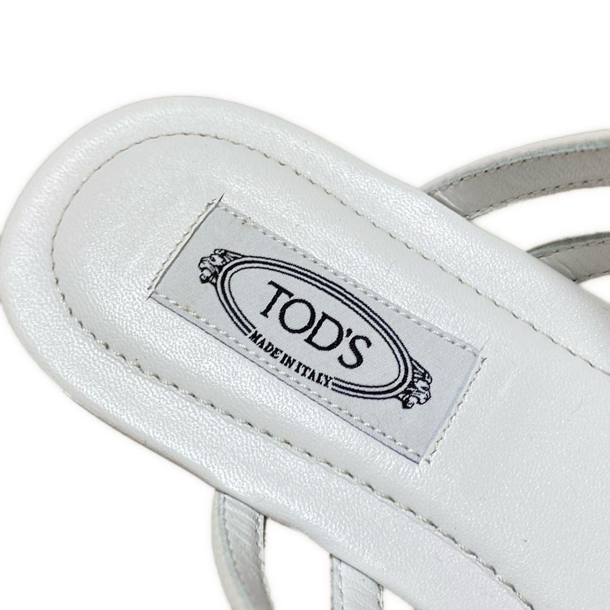 TOD'S(トッズ) サンダル 35 1/2 - 白 レザー - メルカリ