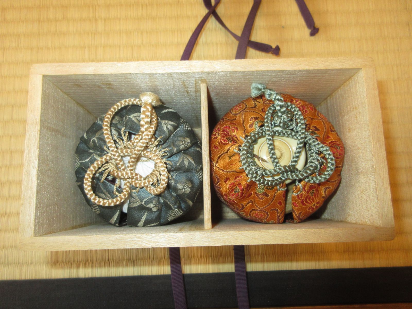 送料込【逢絢亭】茶道具 茶入 信楽焼 仕覆２点付 古来窯 上田直方 共箱入り 逢絢亭】茶道具 茶入 信楽焼 仕覆2点付 古来窯 上田直方 共