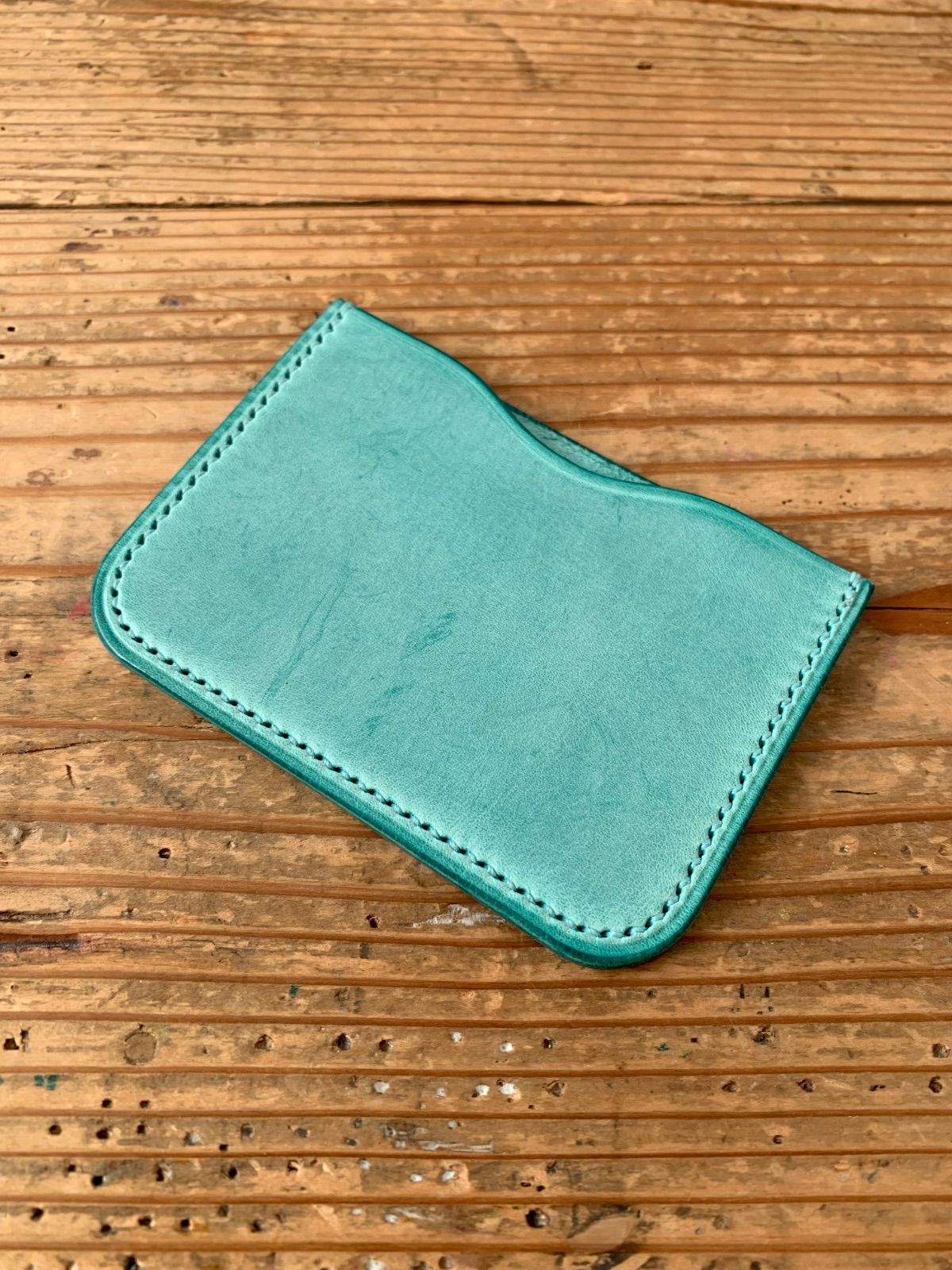 手縫いで創った革のシンプルパスケース『Macaron - Cielo - Topolino 440』