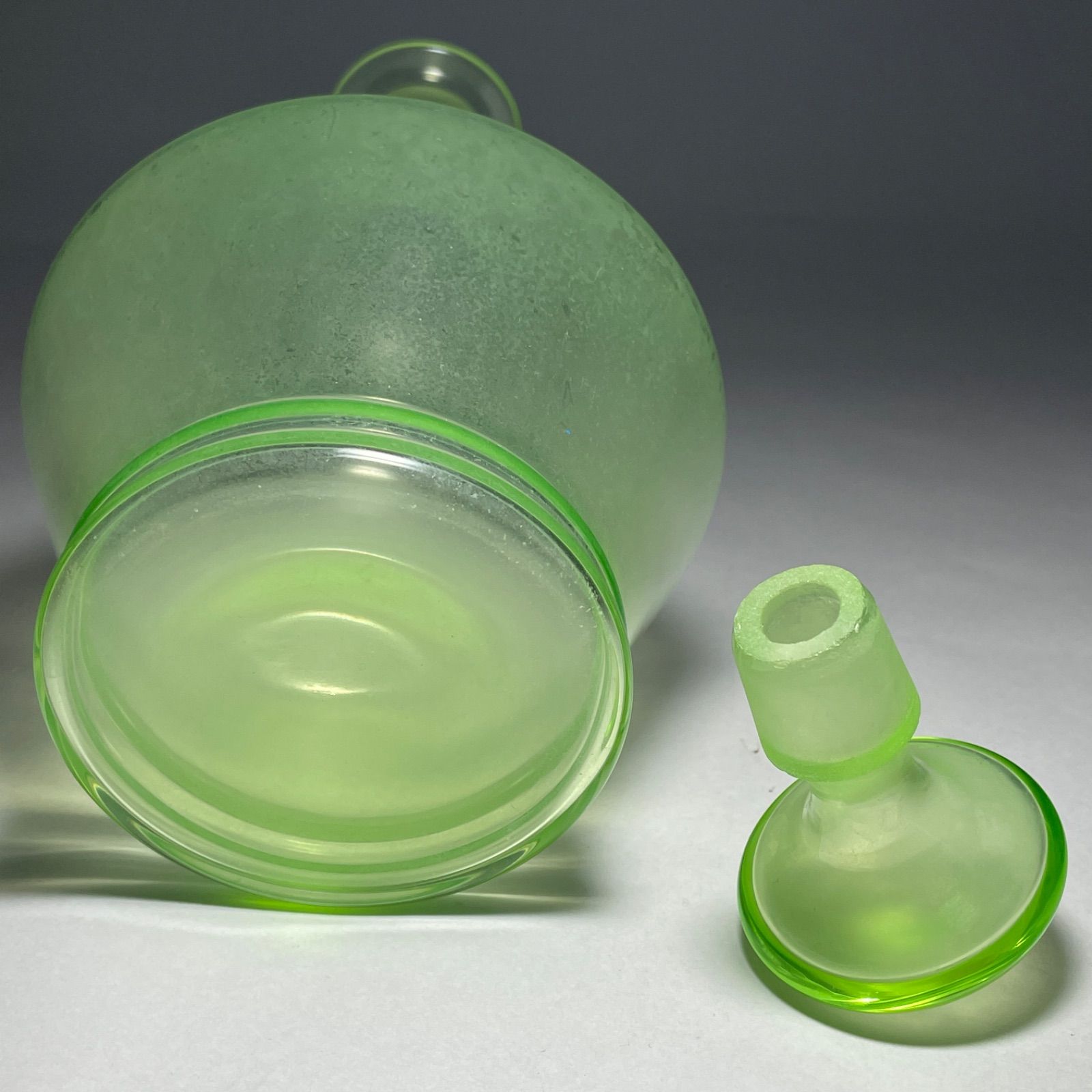 ◇ウランガラス② デキャンタ瓶 1900年代初頭 オランダ製 希少品 