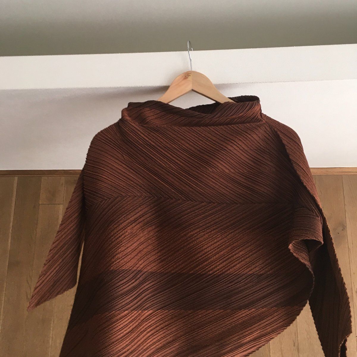 イッセイミヤケ ISSEYMIYAKE 変形タンクトップ トップス イッセイミヤケ ISSEYMIYAKE 変形タンクトップ トップス