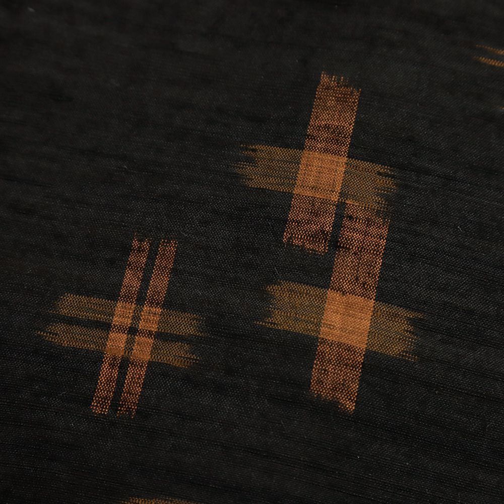 中古 久米島紬 正絹 黒 リサイクル 着物 十字絣 鳥 カジュアル 身丈