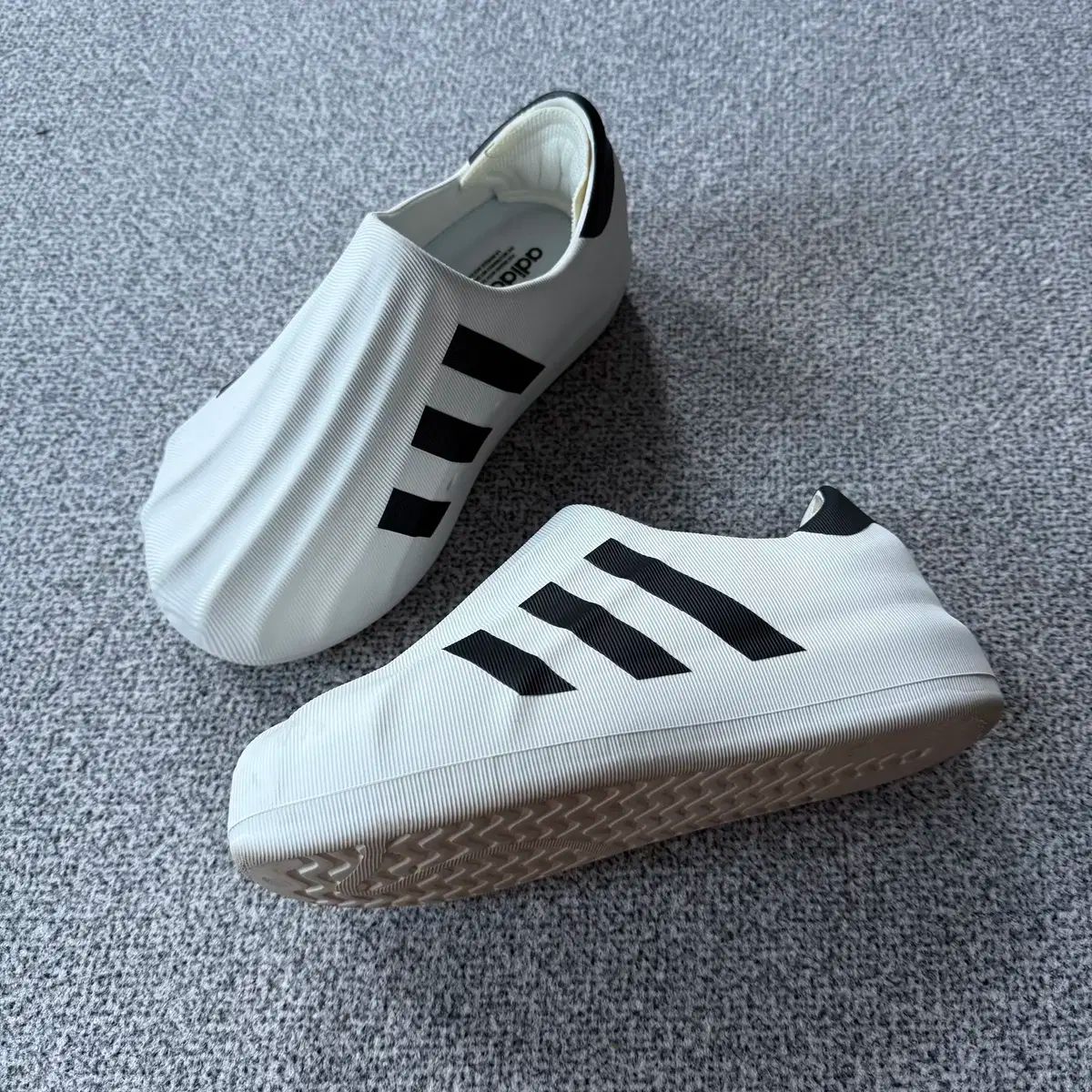 アディフォーム SST adidas アディフォーム SST ブーツ 長靴 27.5