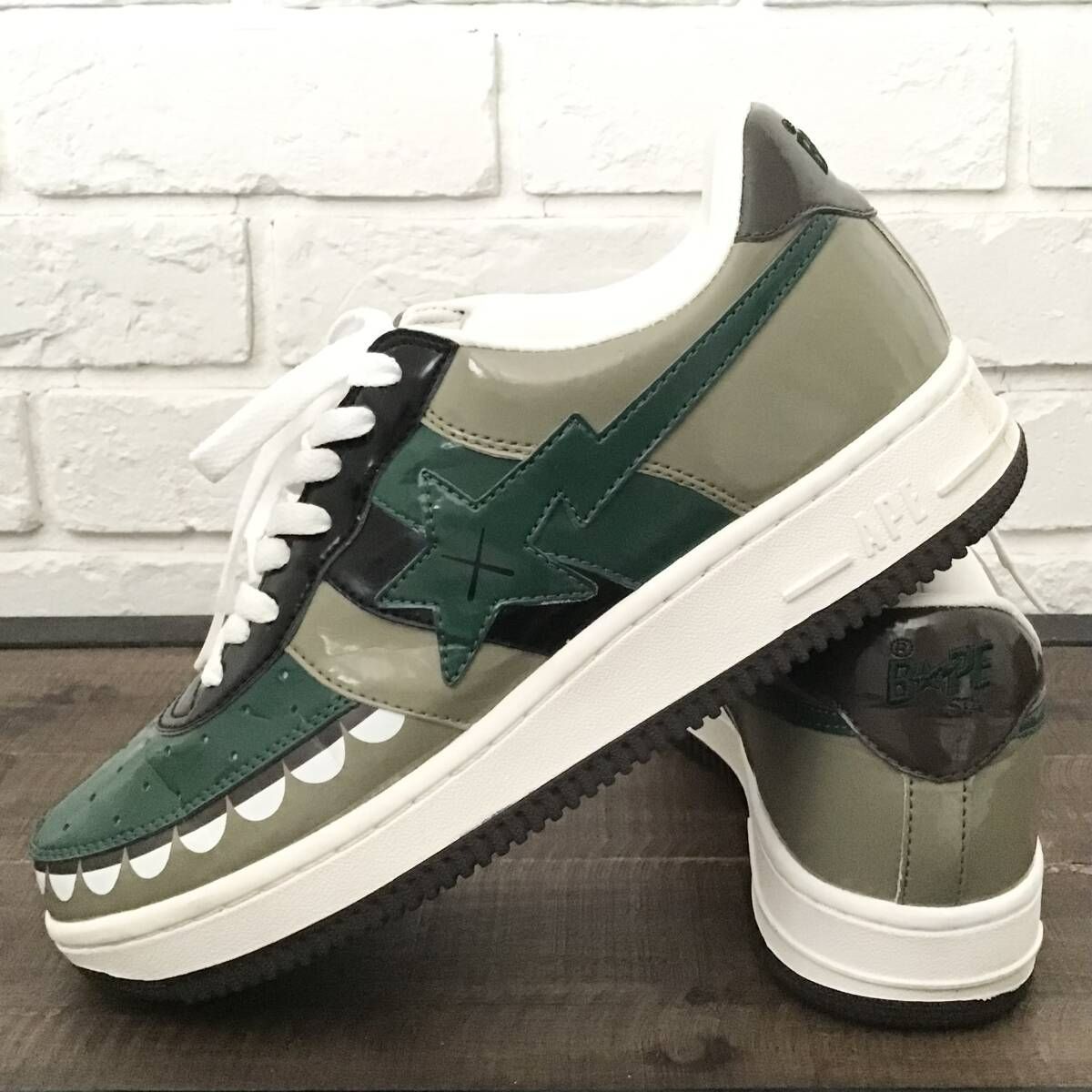 KAWS CHOMPERS BAPE STA エナメル スニーカー 27.5cm Green Olive a  