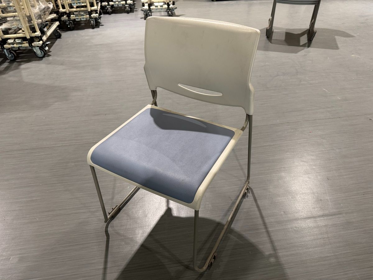 中古】イス40脚セット まとめ売り ミーティングチェア・多目的チェア 