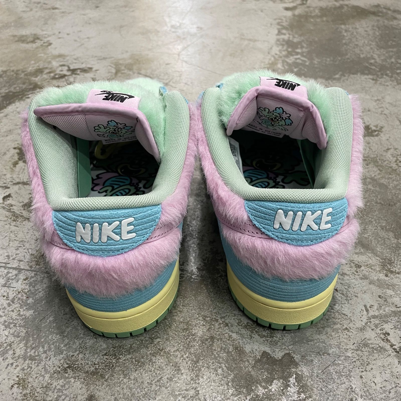 VERDY NIKE SB Dunk Low Pro QS コラボ ダンク スニーカー ナイキ 