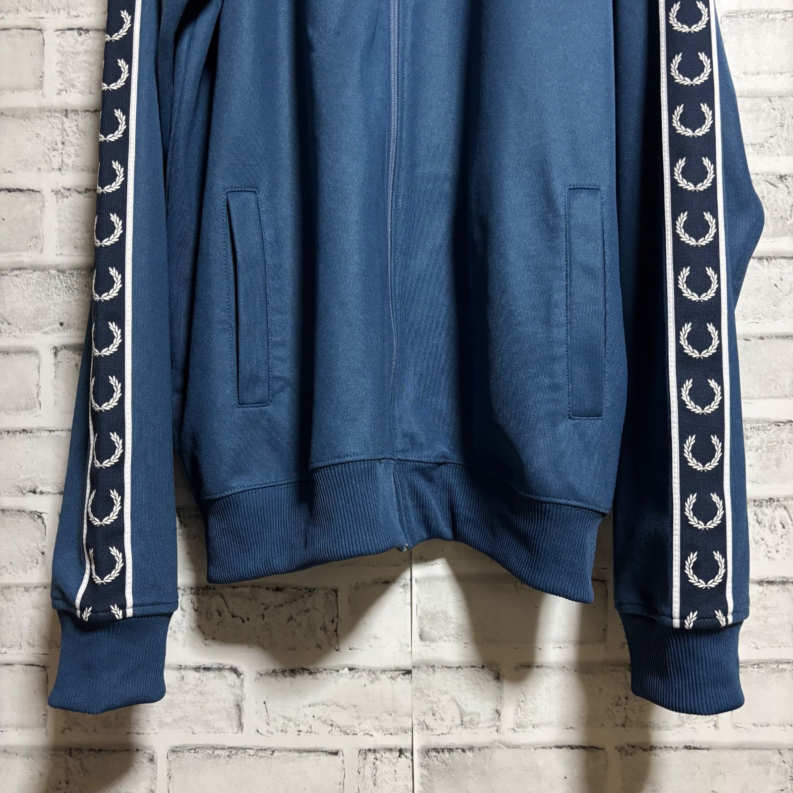 美品XL⭐️Fred Perry トラックジャケット 刺繍テープ月桂樹