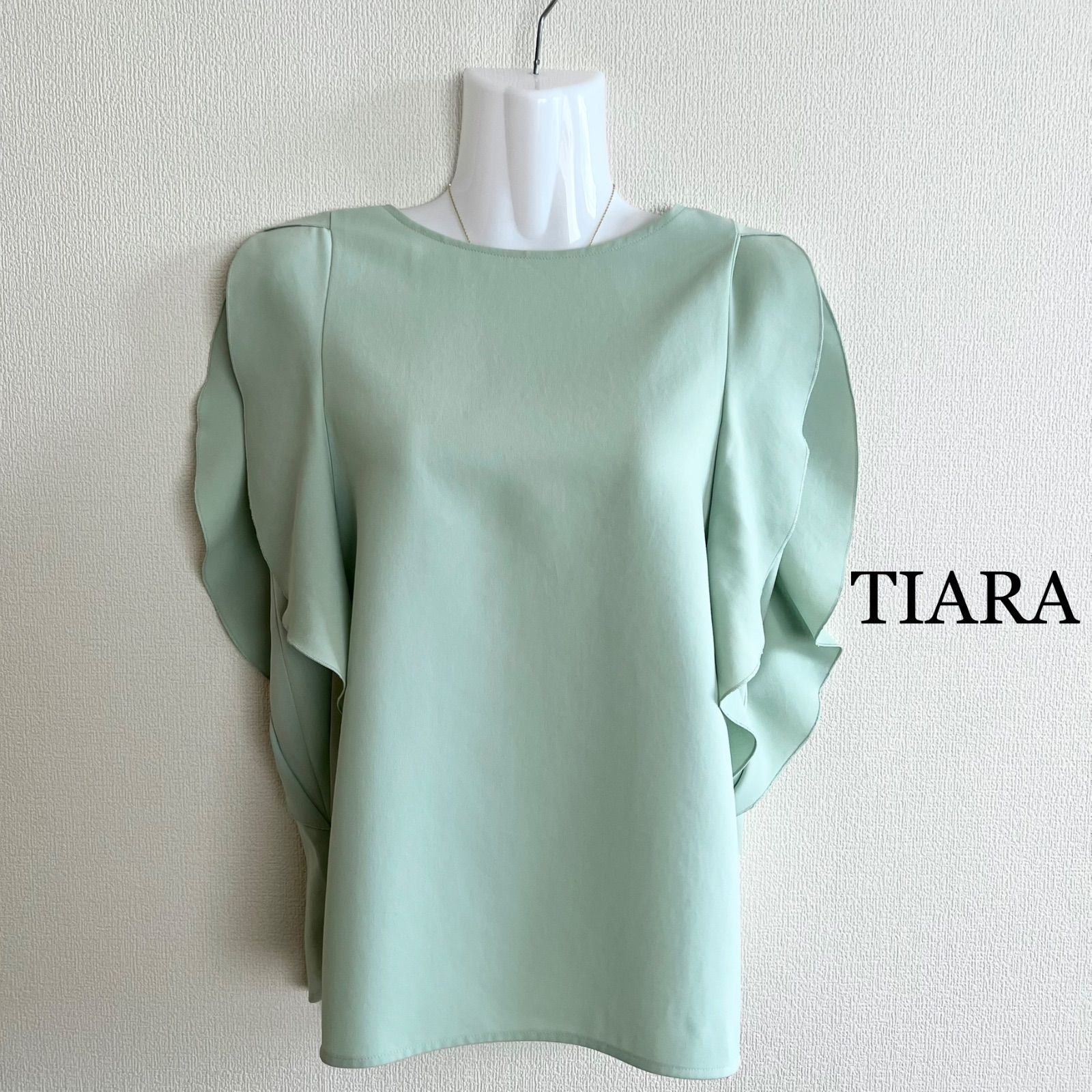 TIARA トリクシオンクリオネブラウス - メルカリ