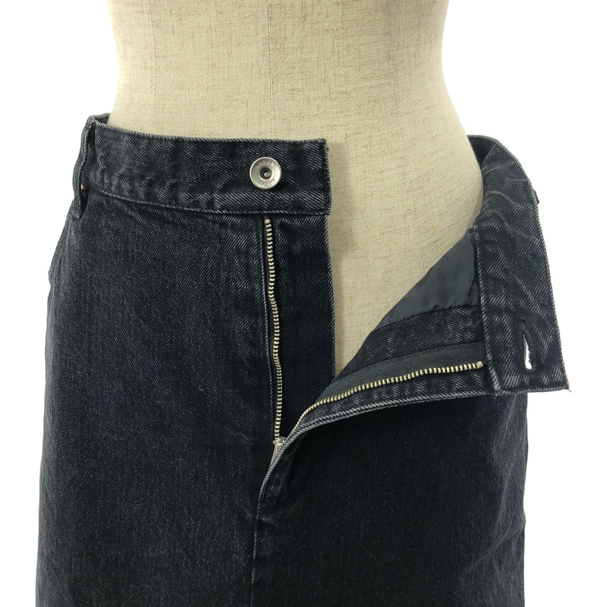 sacai ブラックデニム ロングスカート sacai] Denim Skirt – MaW SAPPORO
