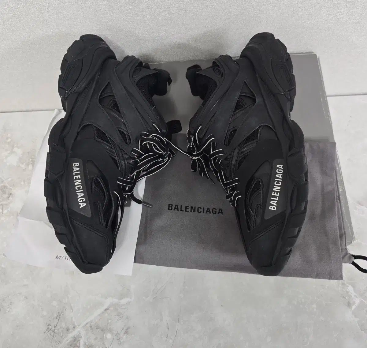 BALENCIAGA】トラックスニーカー【38サイズ新品】 BALENCIAGA】トラックスニーカー【38サイズ新品】
