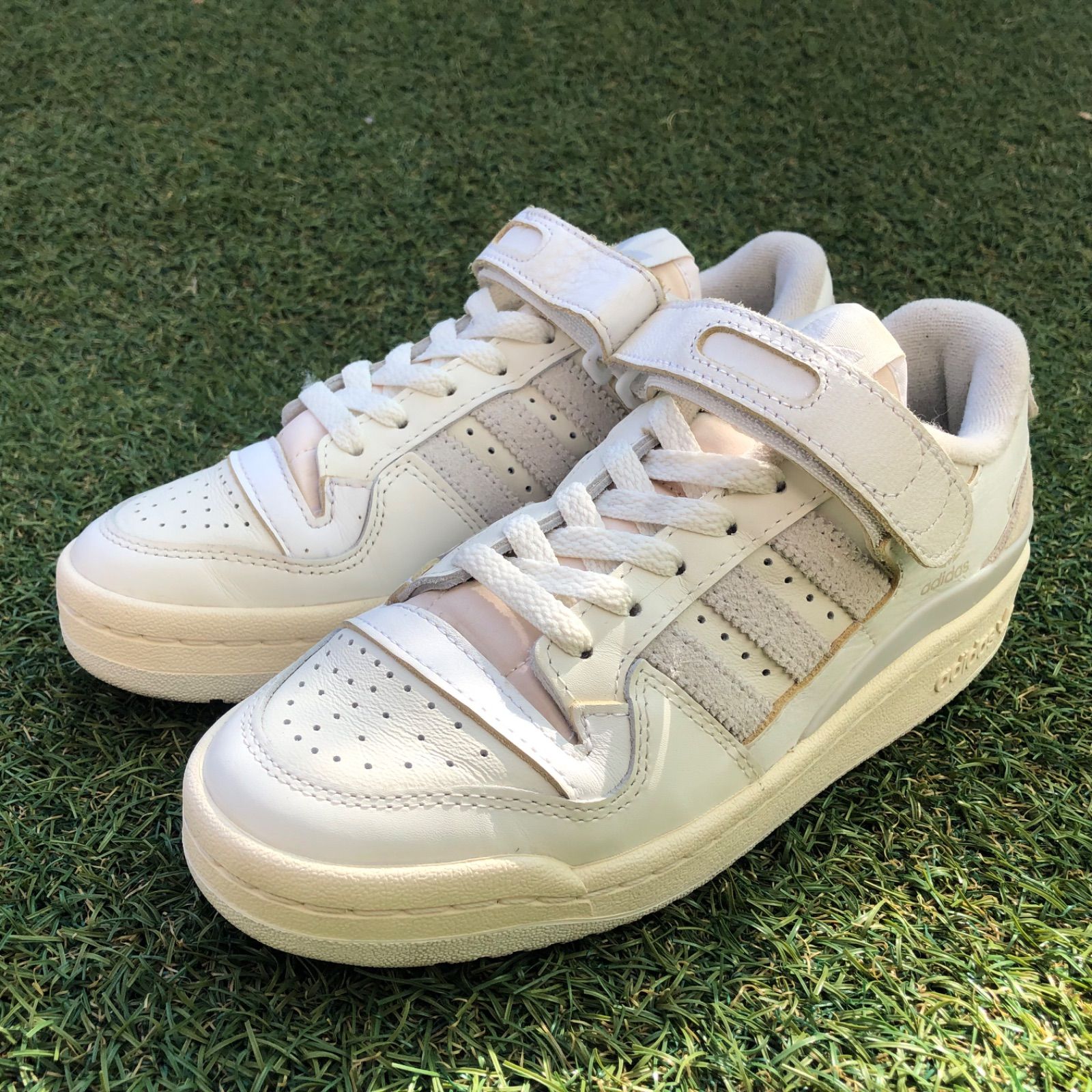 美品22.5 adidas アディダス フォーラム84LOW HT833 - Re:shoe - メルカリ