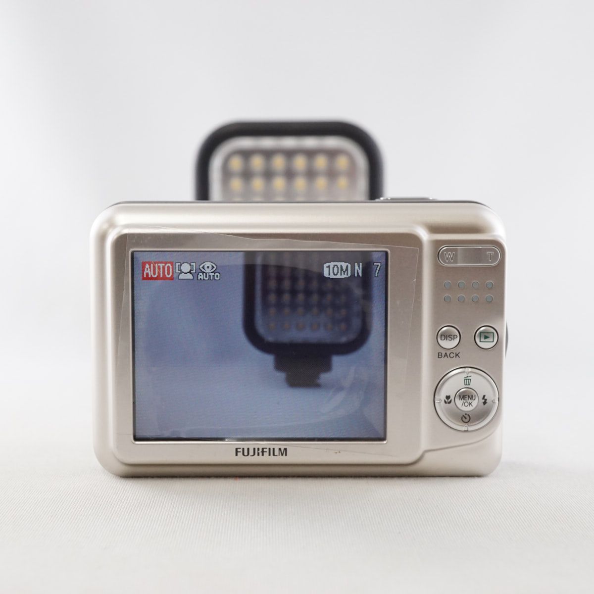 FUJIFILM FinePix A100 コンデジ 単三電池 ecoま】FUJIFILM A100 現状品 単三電池対応 コンパクトデジタルカメラ