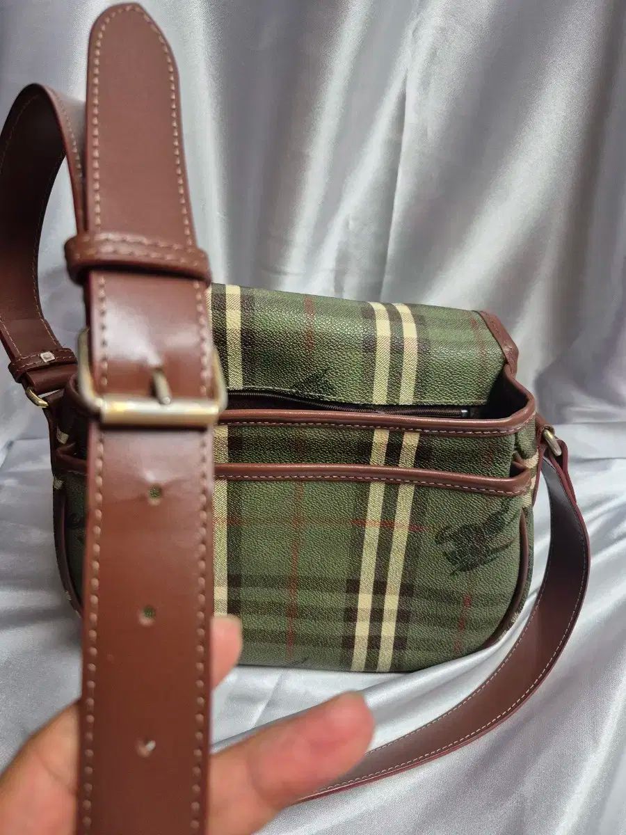 ヴィンテージ バーバリー クロスバック DECORATOM_COM_BR