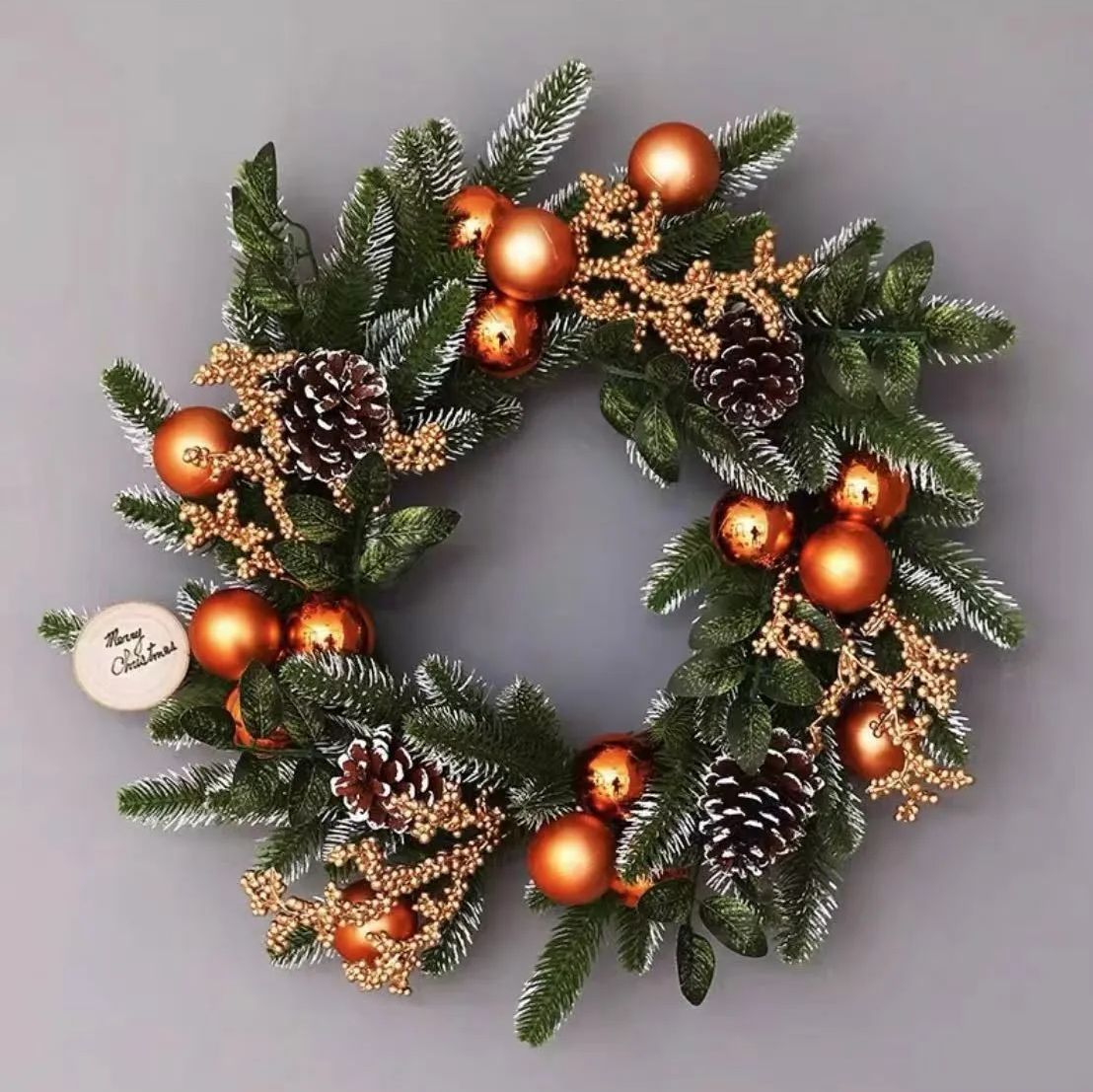 クリスマスリース クリスマス花輪 直径約50cmドアリース 壁飾り 人工造花 デラックスリース 玄関 ドア 壁掛け です北欧風 リスマスリース オーナメント付 リボン 飾 2025年の新商品