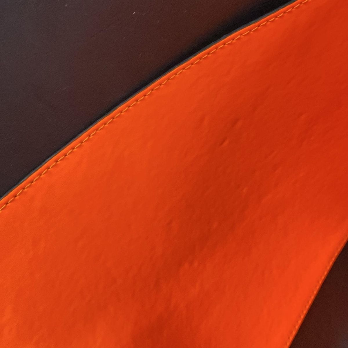 オレンジ 赤タグ|スタッズ|VLTNロゴ