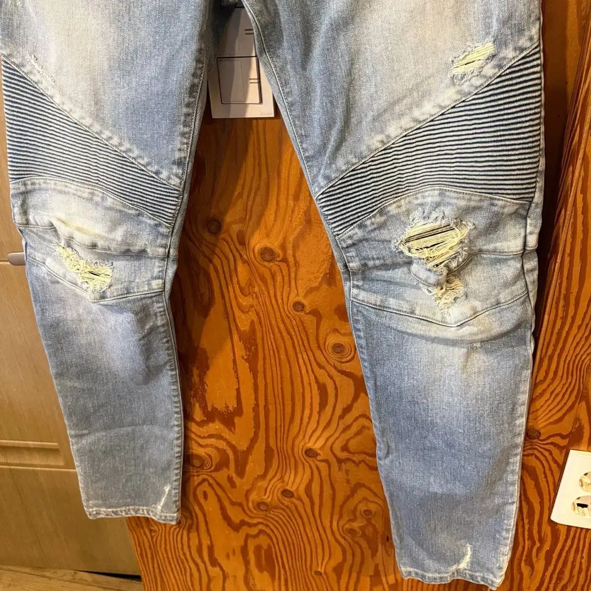 BALMAIN(バルマン) 新作 バイカー ジーンズ (ジーンズ) 出品