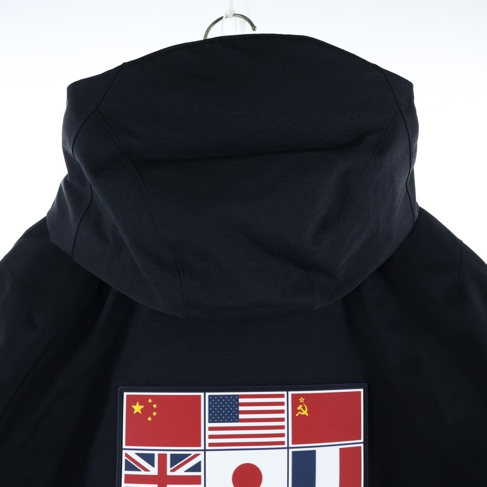 フーデッドナイロンジャケット