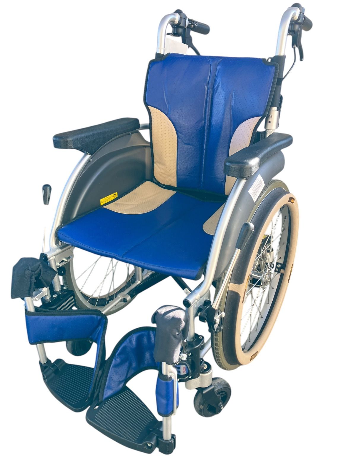 wheel chair MiKi 車椅子 軽量 コンパクト スキット500 SKT-500 車いす 折りたたみ 6輪 小回り 室内 足漕ぎ ノーパンクタイヤ 自走式 車イス アルミ