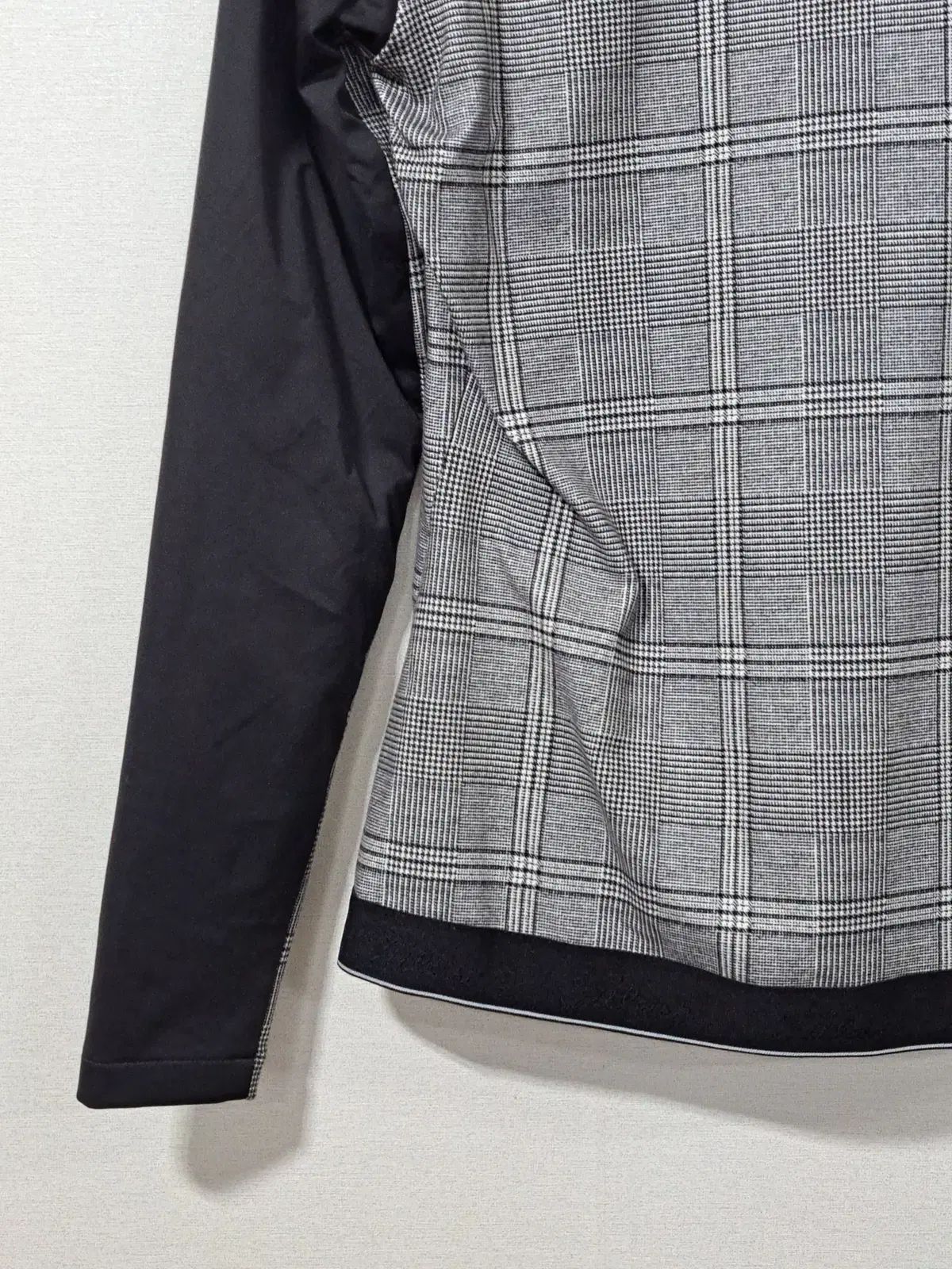 モックネック Tシャツ