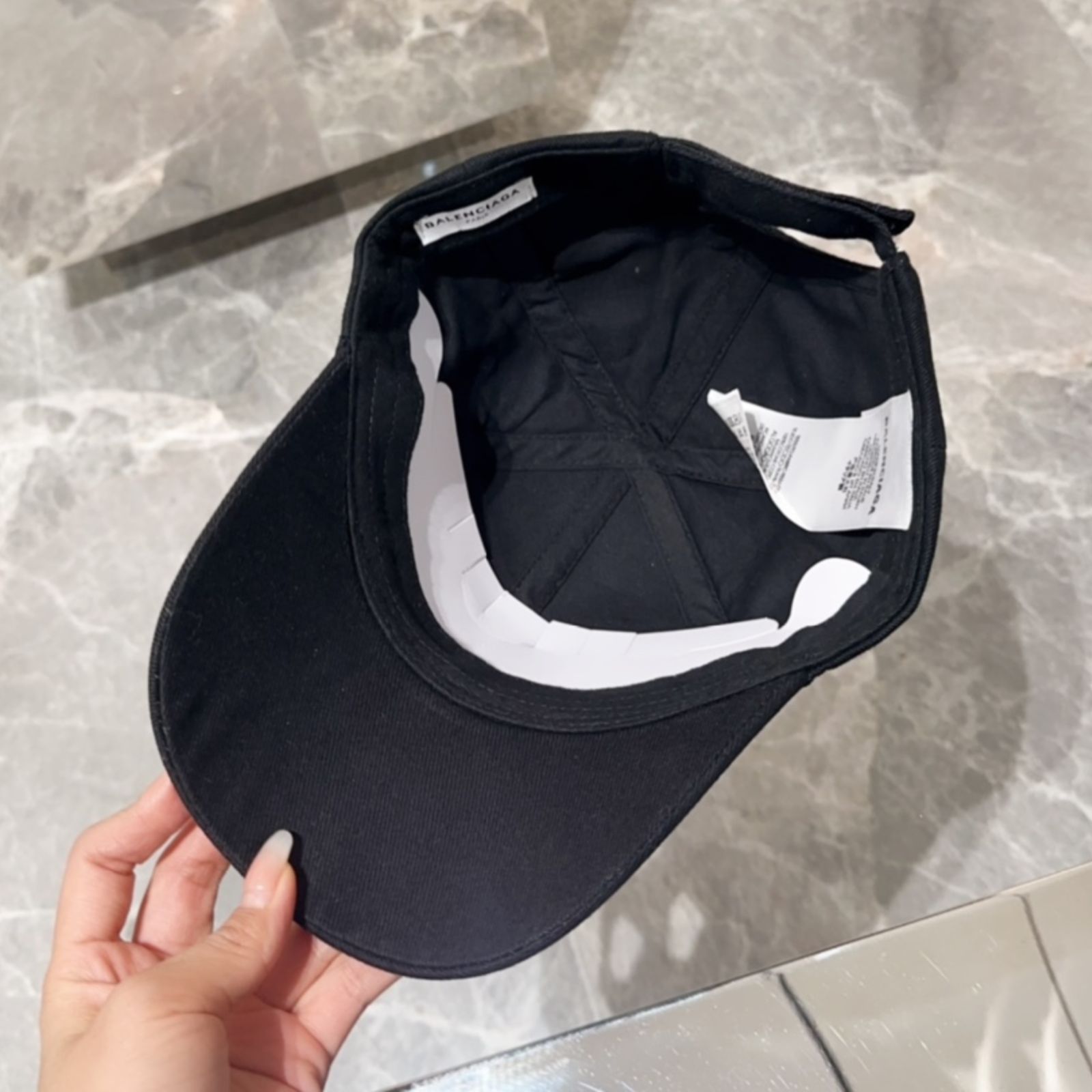 バレンシアガ CAP キャップ レディース メンズ Balenciaga 新品未使用 高質量 人気 おしゃれ キャップ ロゴ 野球 ベースボール 帽子( ブラック） - メルカリ