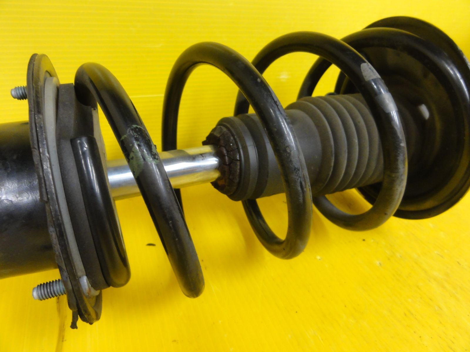 ストラット 走行距離45598㎞