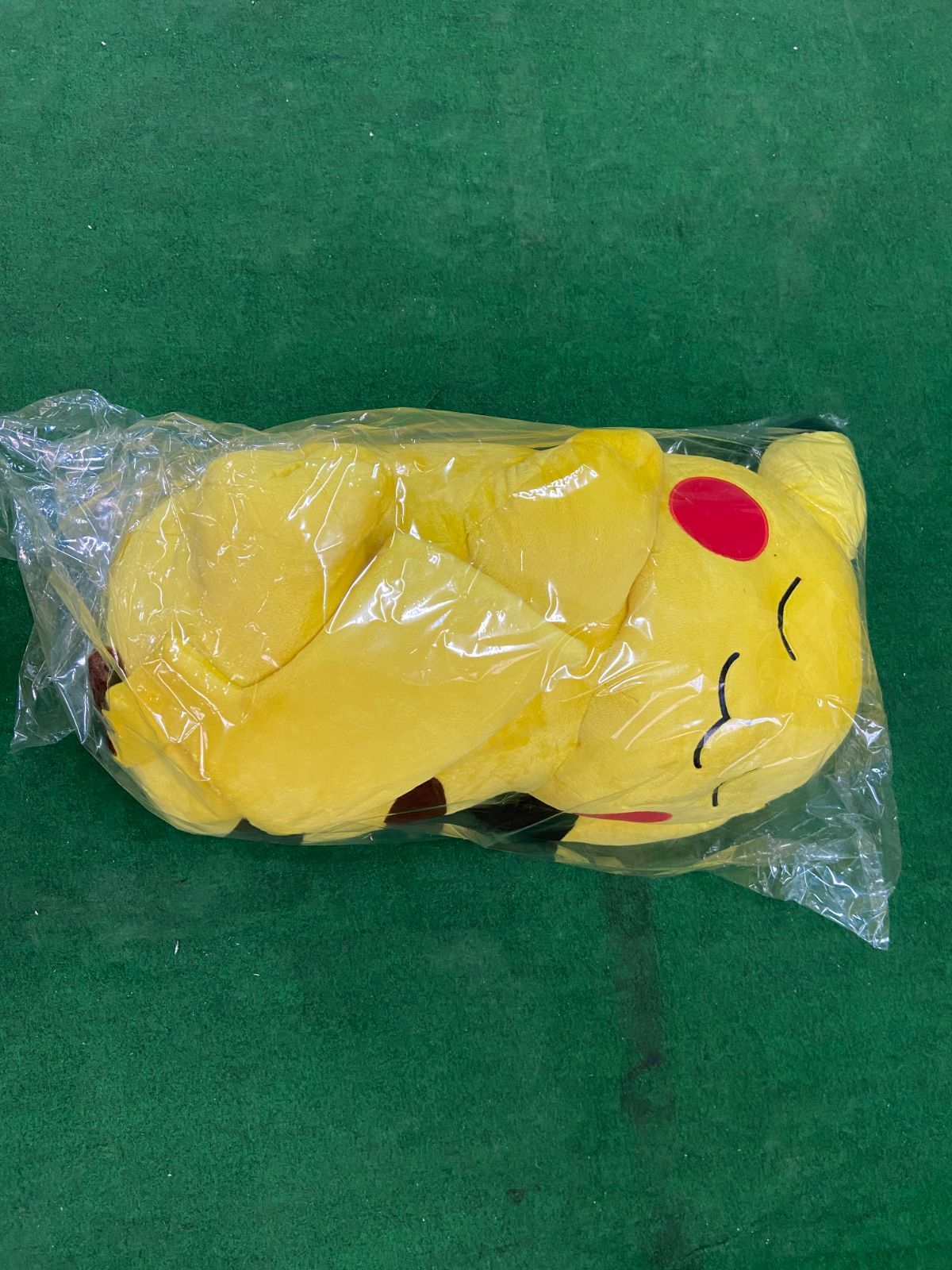 超ビッグサイズぬいぐるみ 60cm おねむりピカチュウ - メルカリ 