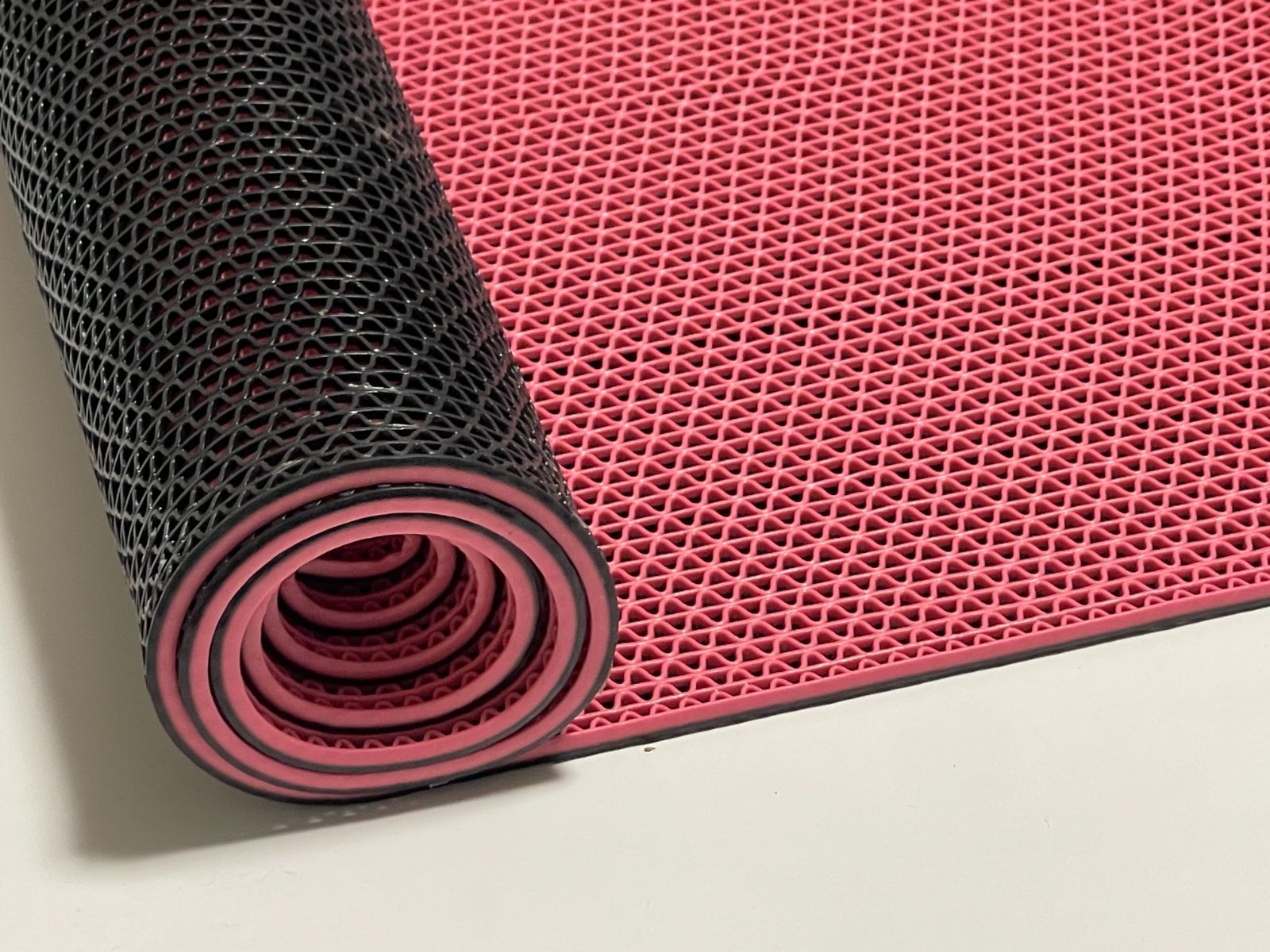 Color Non Slip MAX 滑り止めマット アウトレット品（訳あり品）！格安処分価格にて ピーチ＆ブラック 厚さ5mm、両面使用可能、15種類30色、国内検査機関で検査済み、 自由にカット可能、PVC製で